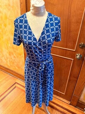 Blue Chain-Print Wrap Midi Dress with Tie Waist by Donna Morgan